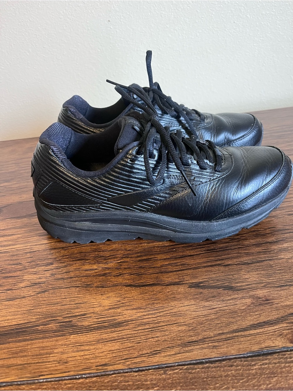 Women’s Brooks Addiction Walker 2 Slip Resistant Black Leather Sneaker - Picture 6 of 13
